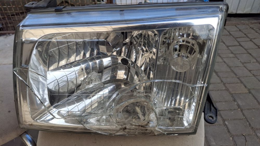 Оригінальні фари Toyota land cruiser 100