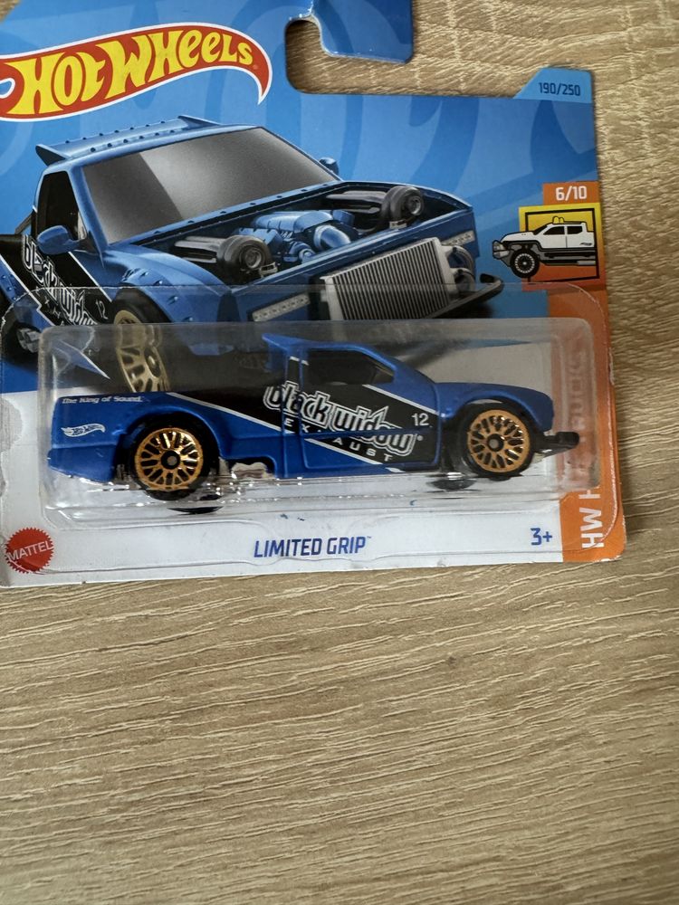 Hot wheels autko limited grip