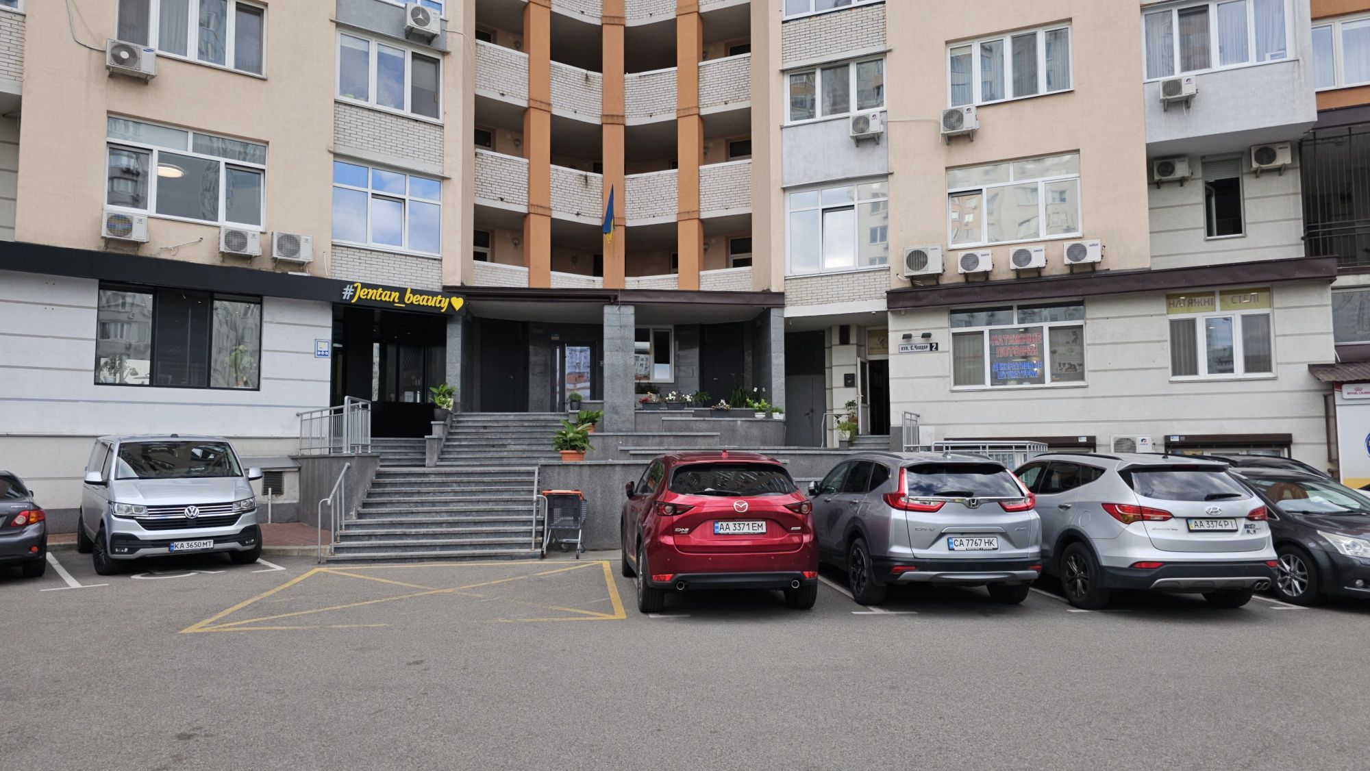Оренда приміщення ремонт фасад окремий вхід Єлизавети Чавдар  2