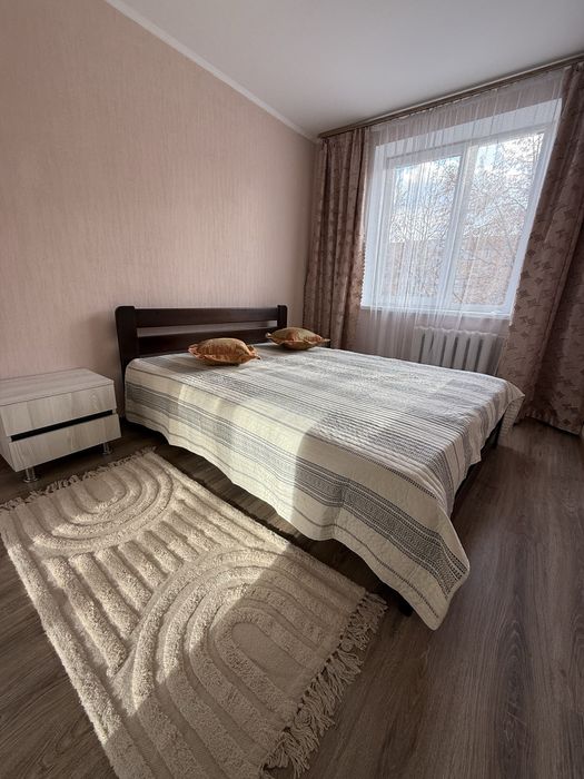 Оренда 2х кімнатна квартира на Червоної Калини