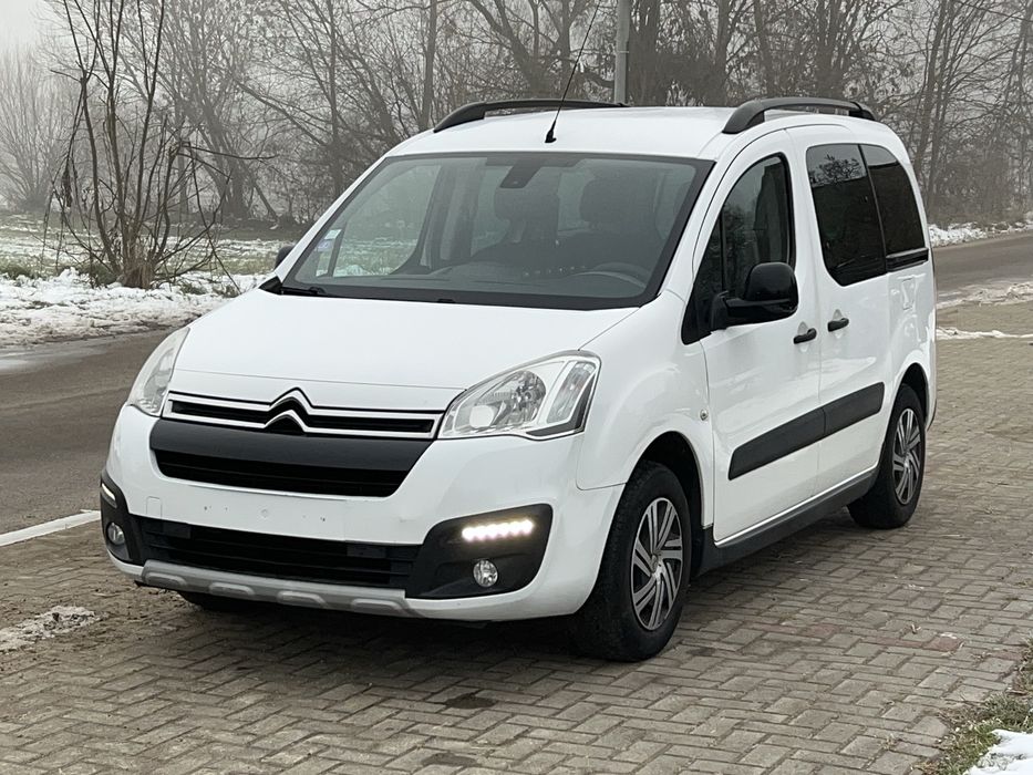Berlingo MULTISPACE 5 - osobowy 2016r. XTR Bogate wyposażenie 1.2 T B