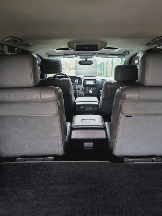 Toйота Секвойя 2014