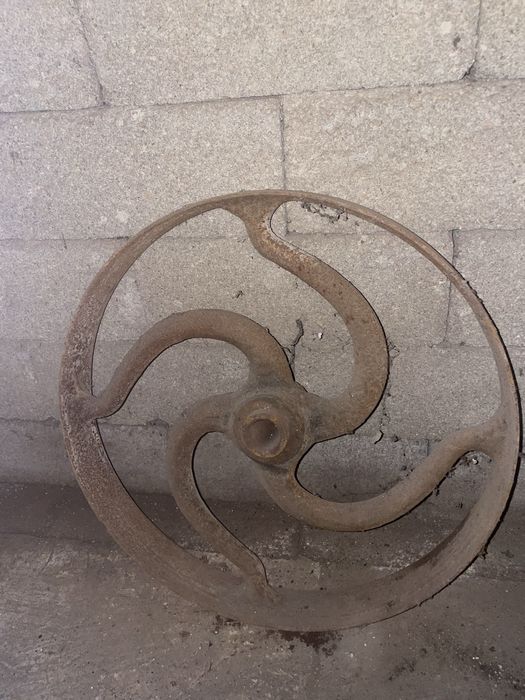 Rodas em ferro de vários diametros