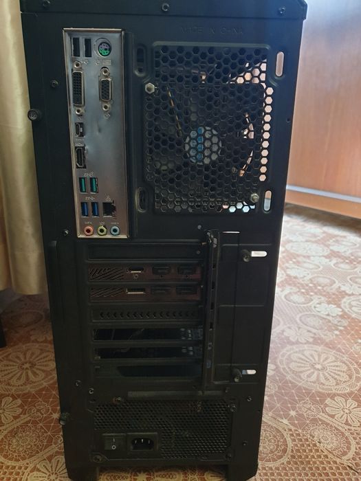 ПК на материнскій платі ASUS