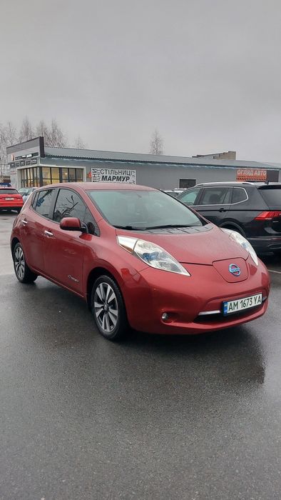 Nissan leaf.  ніссан ліф