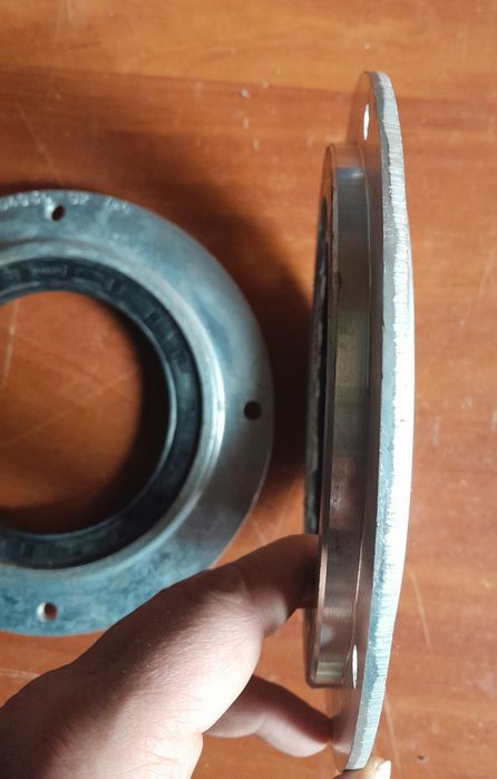 Сальник со стаканом КрАЗ