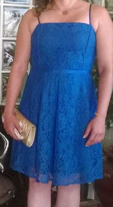 vestidos usados  um deles só foi usado uma vez