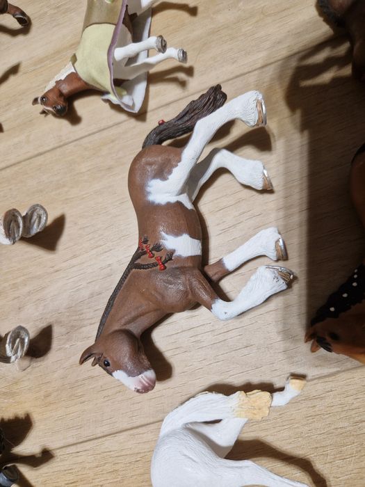 Zestaw koni Schleich plus samochód