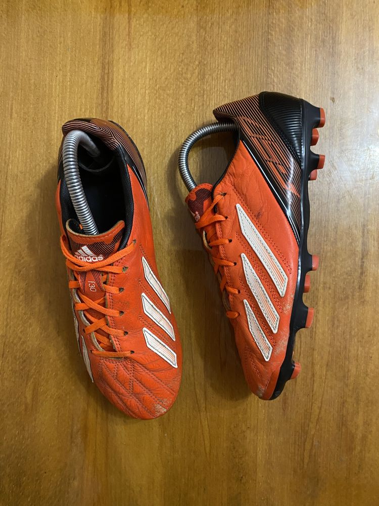 Футбольные бутсы adidas F30