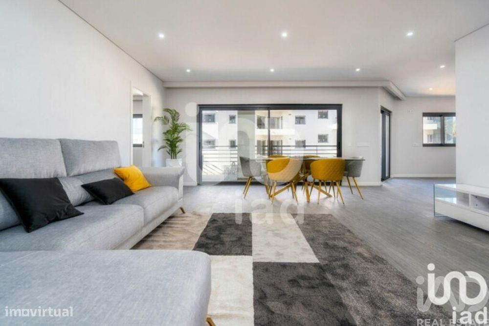 Apartamento T3 em Quelfes de 105,00 m2