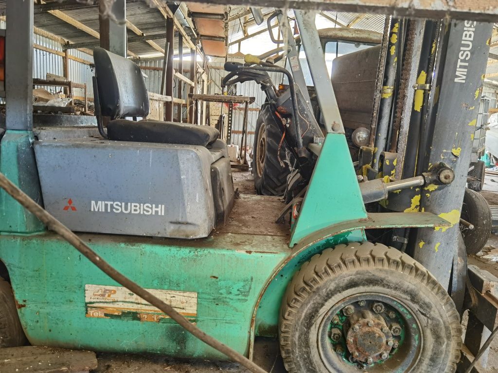 Widlak Mitsubisi 2.5t