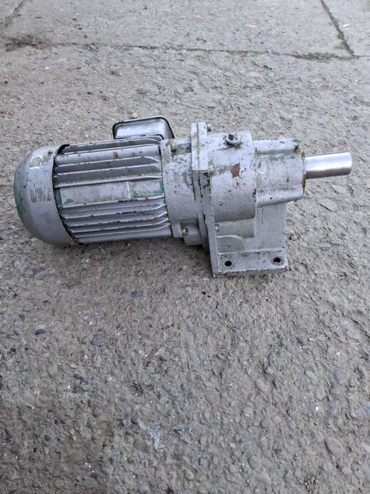 Silnik elektryczny 2.2kw 1420 obrotów motoreduktor 90 obr/min Łuparka