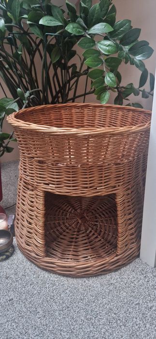 Kosz wiklinowy dla kota lub małego psa