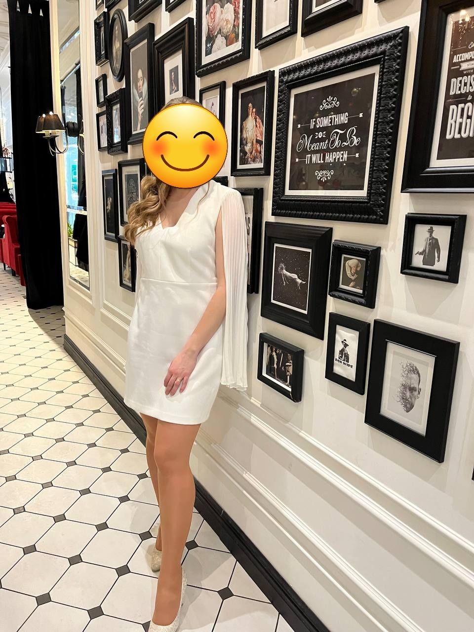 Продам шикарне плаття білого кольору з рукавами