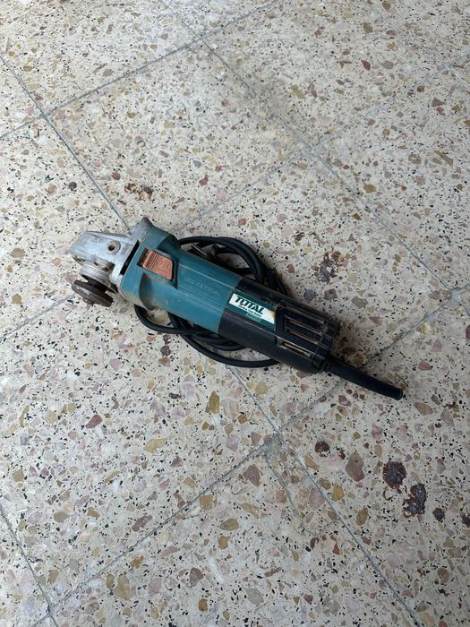 Rebarbadora industrial Total 950w