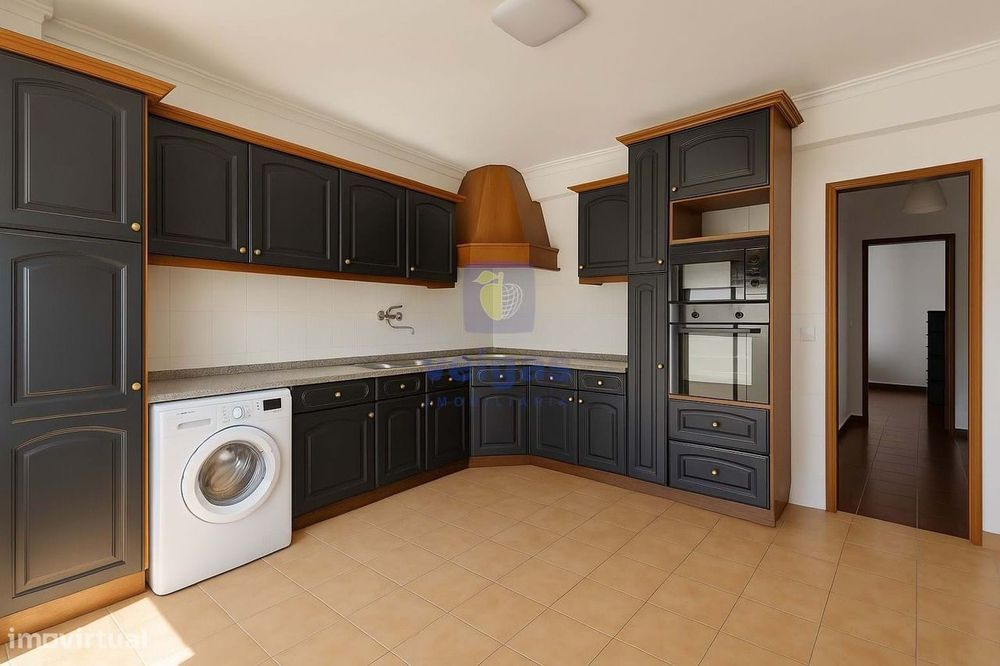Apartamento T2 com arrecadação à venda no Sobralinho
