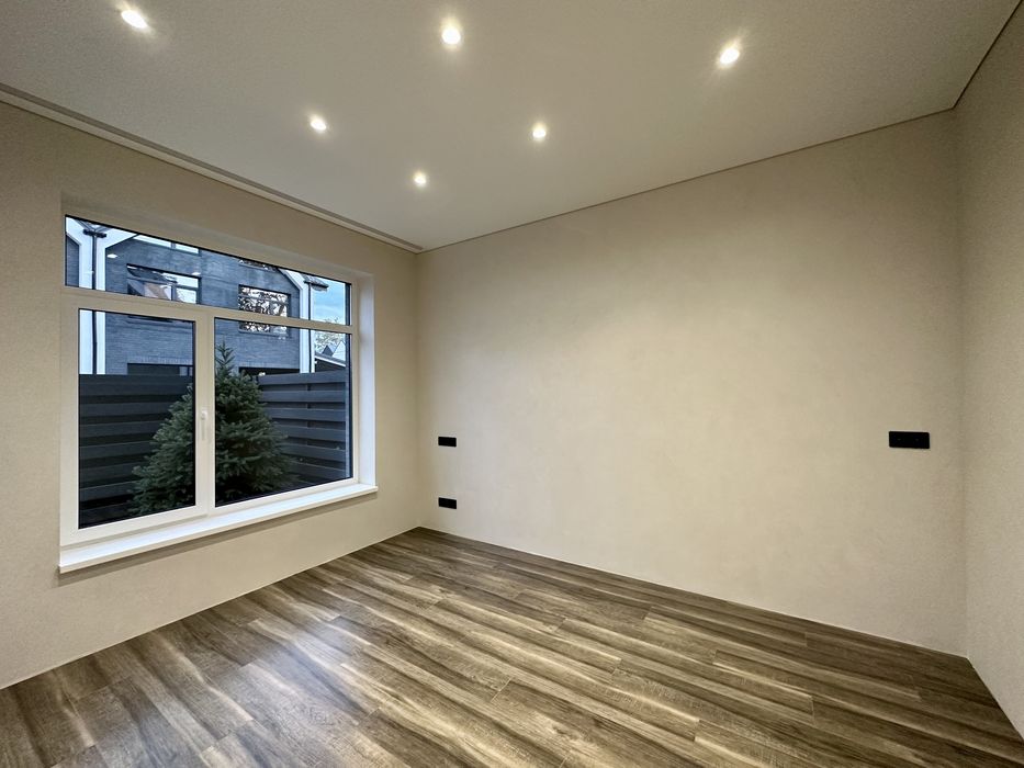 Дуплекс з новим ремонтом у лісовій Бучі. Ніхто не жив.