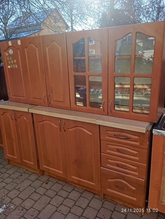 Продам кухню б/в у хорошому стані, тумбу-мийку та газову плиту