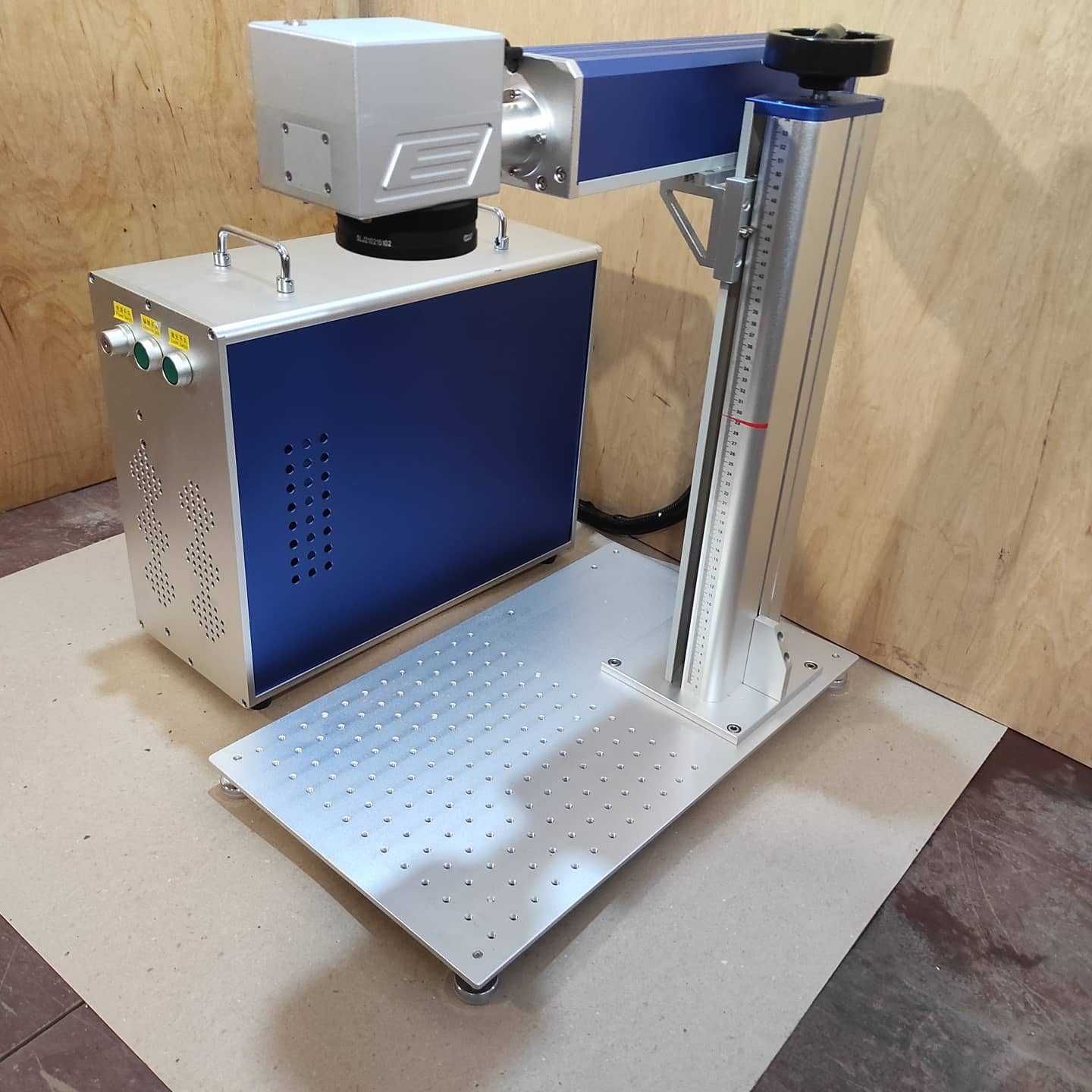 Волоконный лазерный лазерний гравер маркер для гравіювання JPTLP50W.