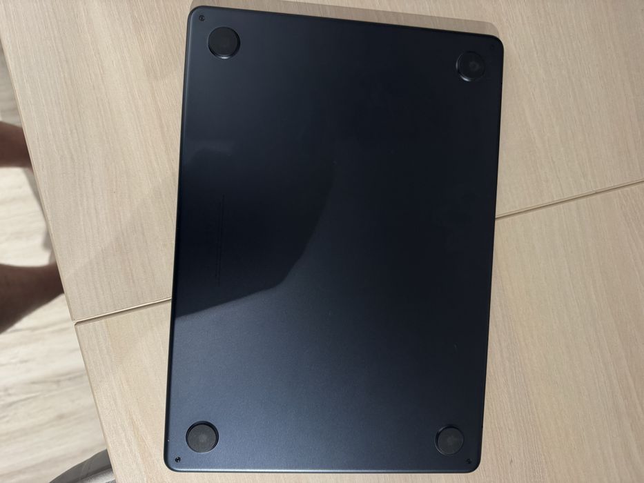 MacBook Air 13” M2 (2022) • 256GB SSD