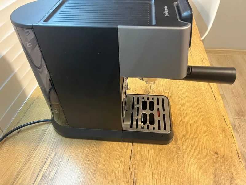 ciśnieniowy ekspres kolbowy Beko Caffeexperto CEP5304X 1628 W czarny