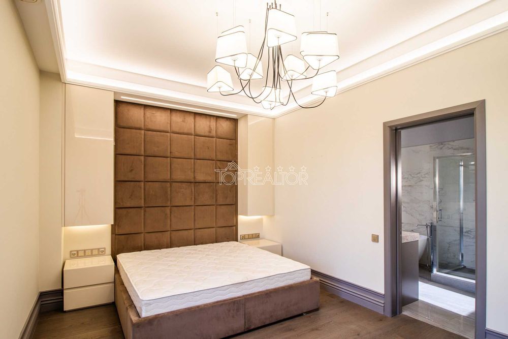 У продажі сучасний будинок с басейном в селищі Лісне! Без комісії!