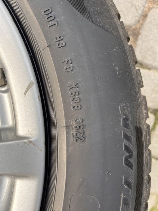 Koła zimowe BMW 16” 205/60/16 czujniki F30 PIRELLI 2022 opony run flat
