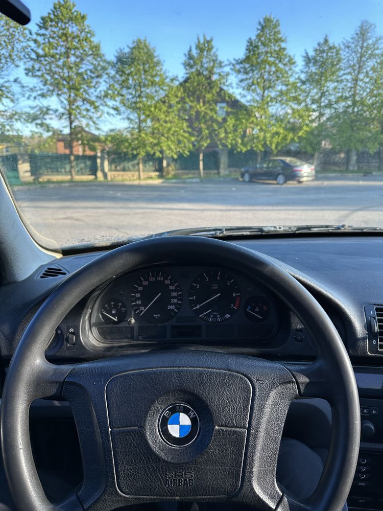 BMW E39 520i на впевненому ходу (цікавить обмін)