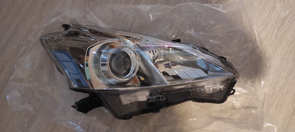 Nowy Reflektor Lampa przednia prawa Prius Plus + 12-14r
