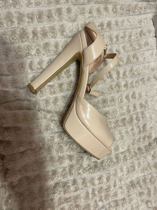 Босоножки летние