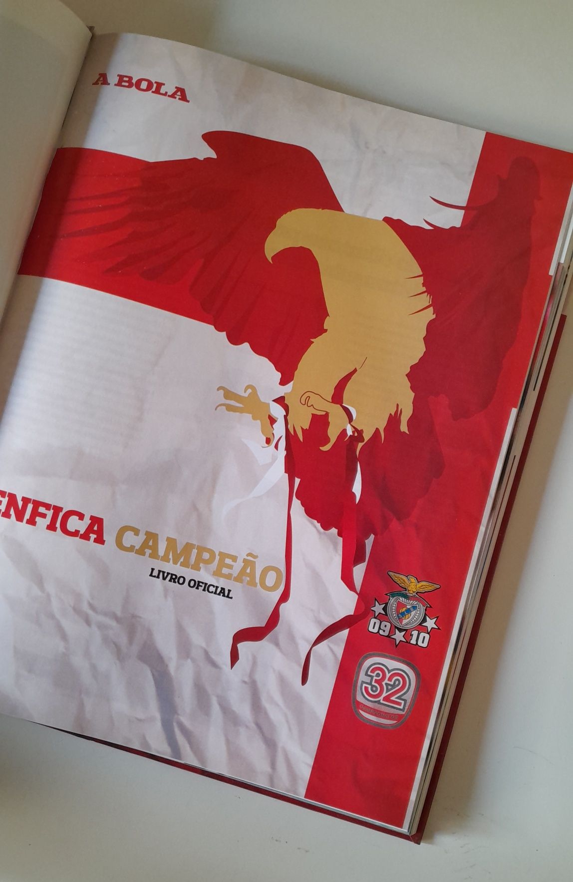 Livro Benfica campeão 2009/10 do jornal A Bola