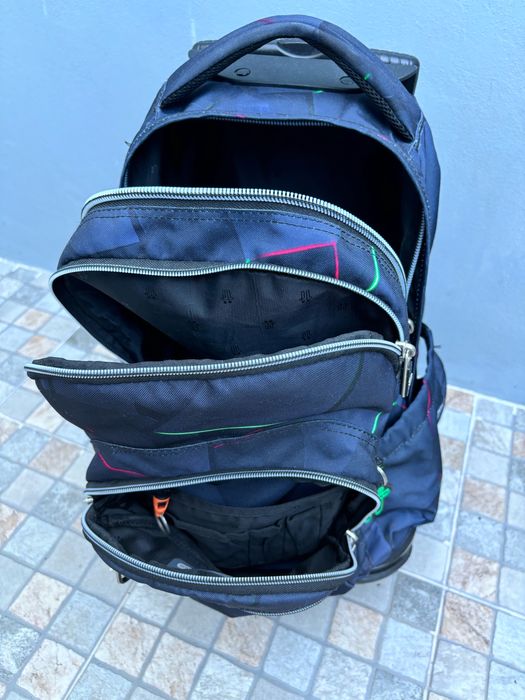 Mochila escolar com rodas