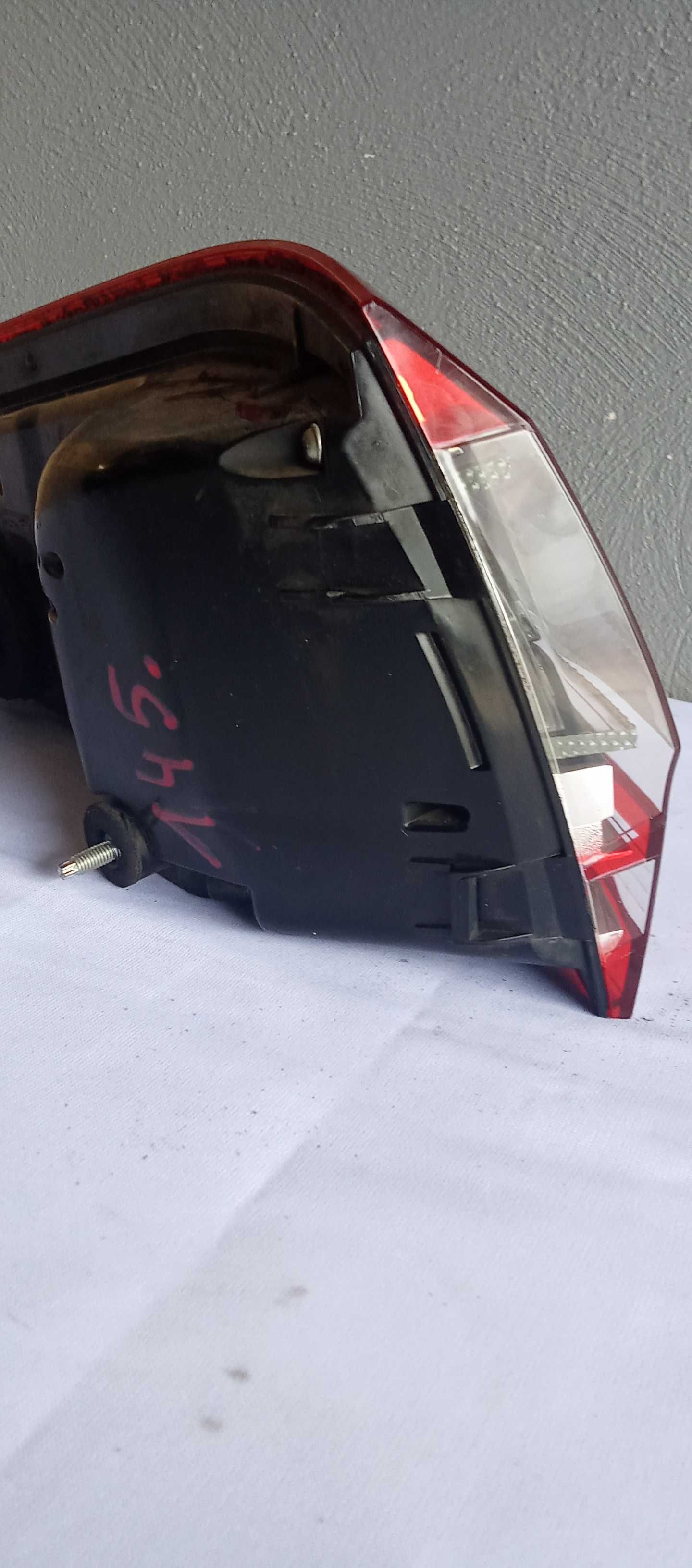 Lampa Tył Tylnia Prawa Ford S-Max Lift 10-15 Lampa tylnia w błotnik