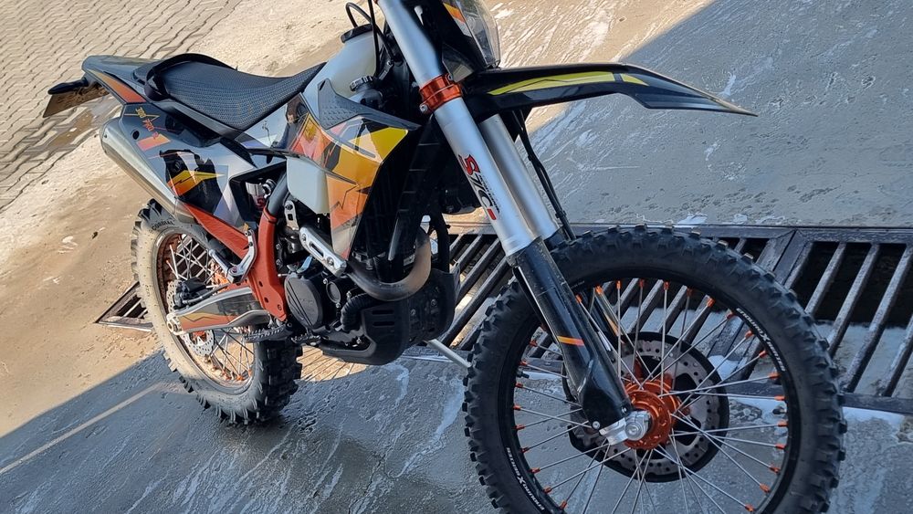 Продам мотоцикл Кові 300 pro r