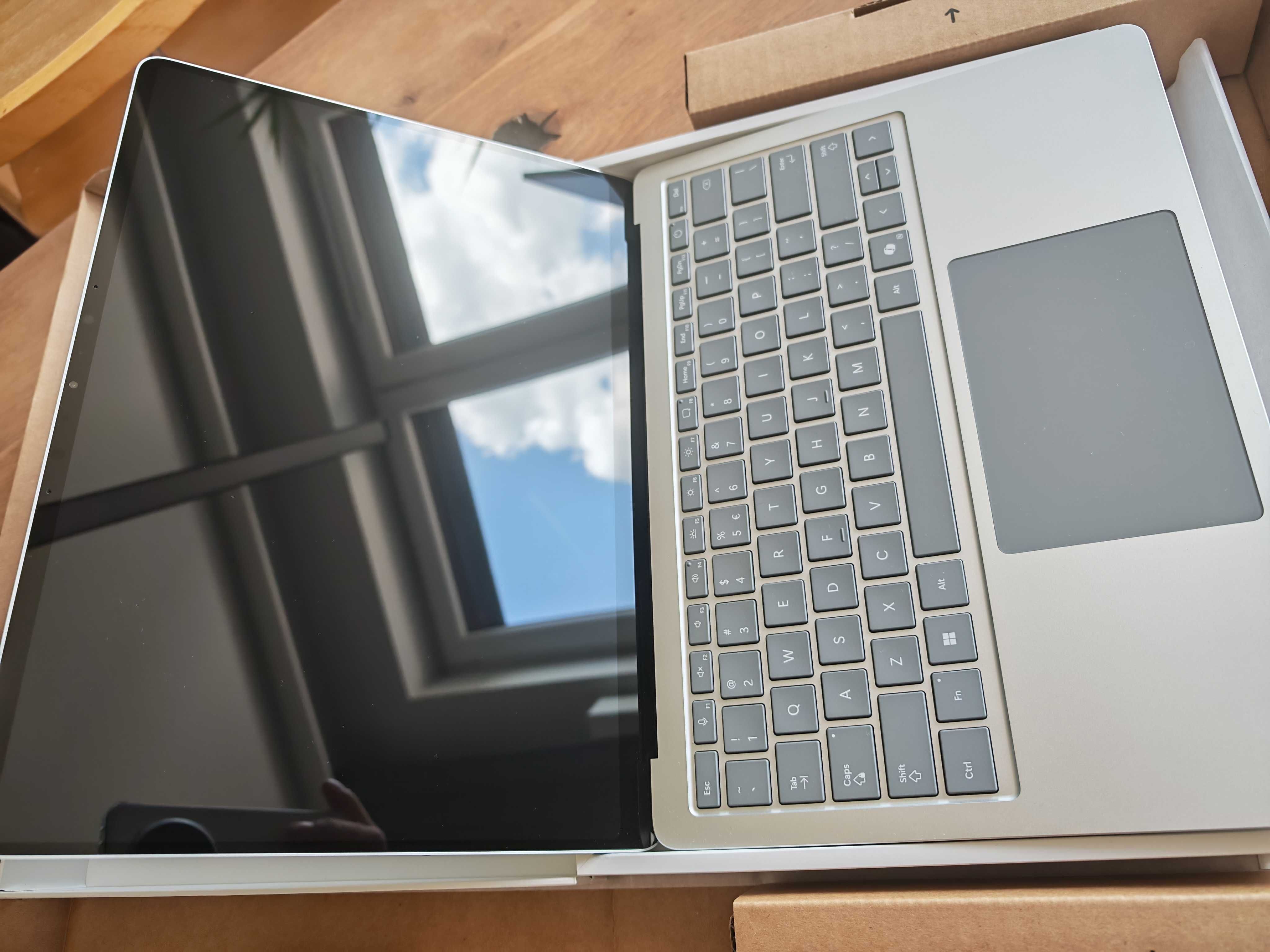 Laptop 2w1 Microsoft Surface Laptop Copilot+ PC 13,8"