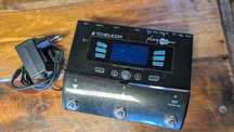 TC-Helicon Play Acoustic – Pedal para voz e guitarra acústica