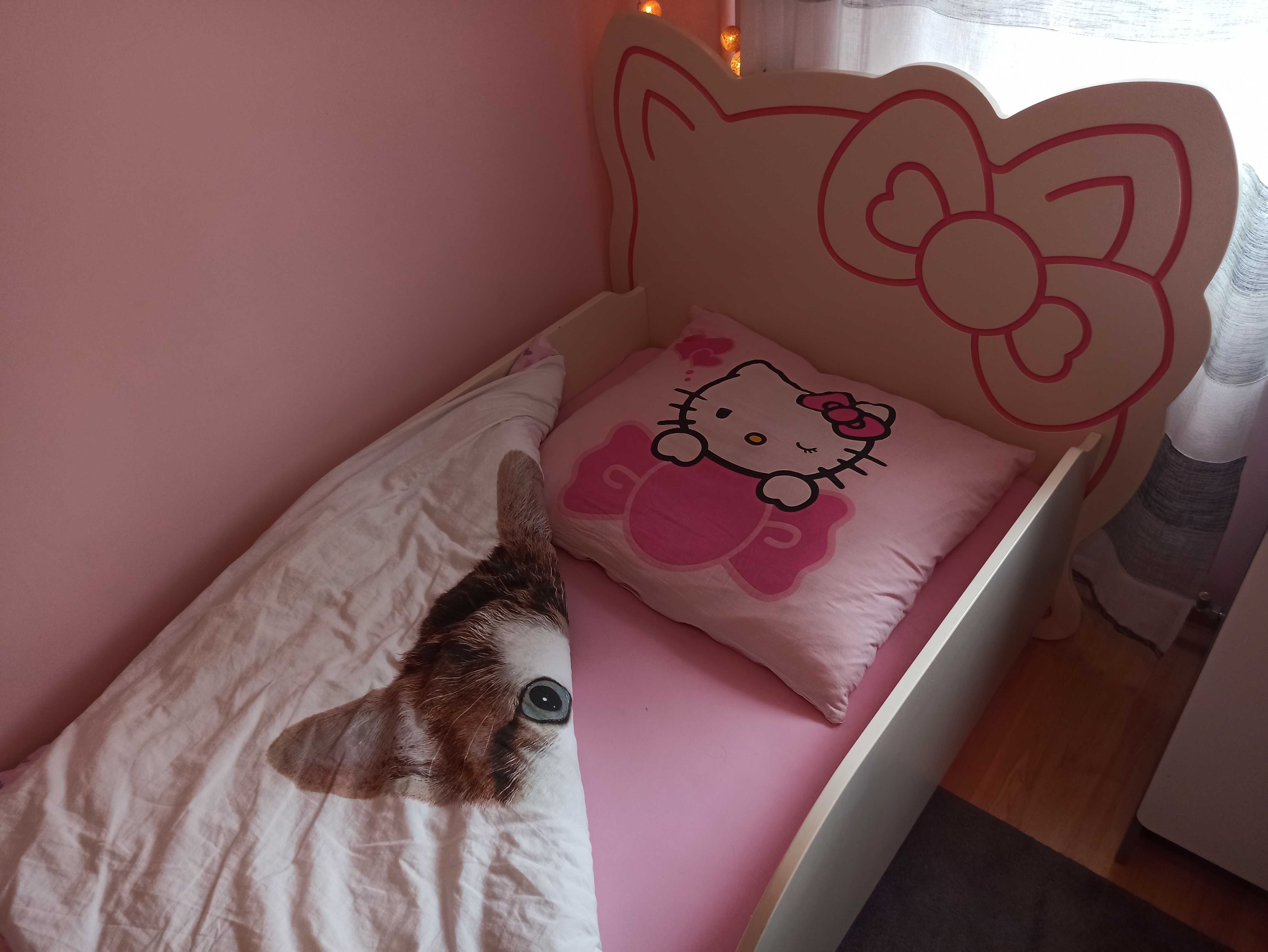 Łóżko dziecięce 200x90 Hello Kitty lakierowane,frezowane,LED, jak nowe