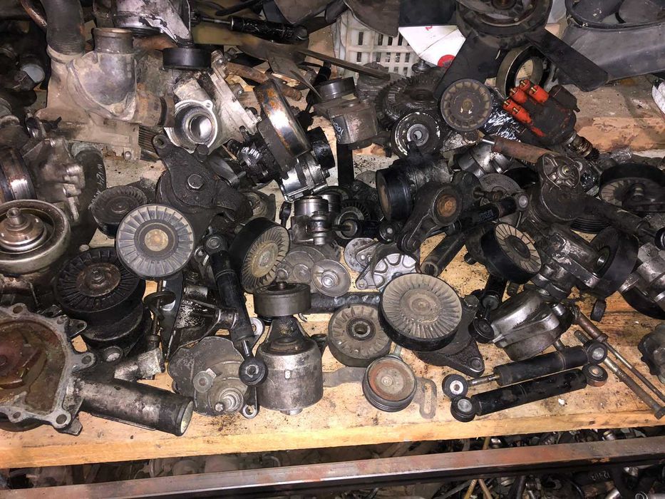 Ролики, натягувачі ременя Mercedes Benz  124, 201, 202, 210 та ін.