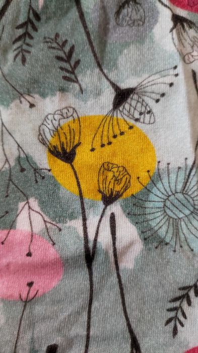 Cienka czapka damska wiosenne kwiaty