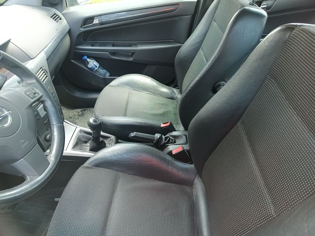 Opel astra H 2004
