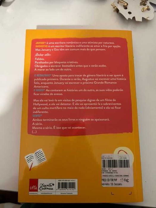 Livro "Romance de Verão" de Emily Henry