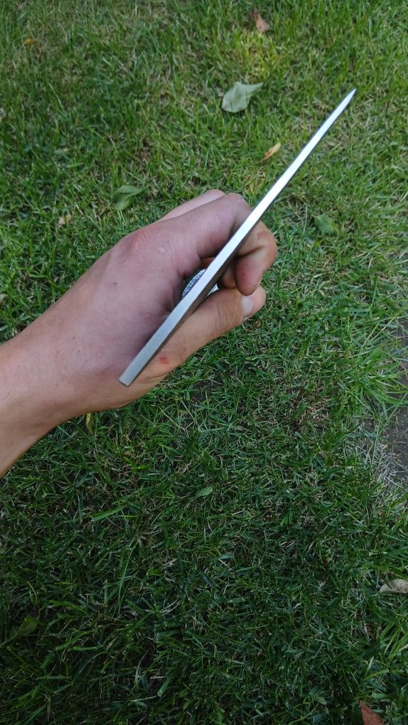 Ręcznie wykuty tomahawk Scagel. Toporek do lasu. Siekierka bushcraft