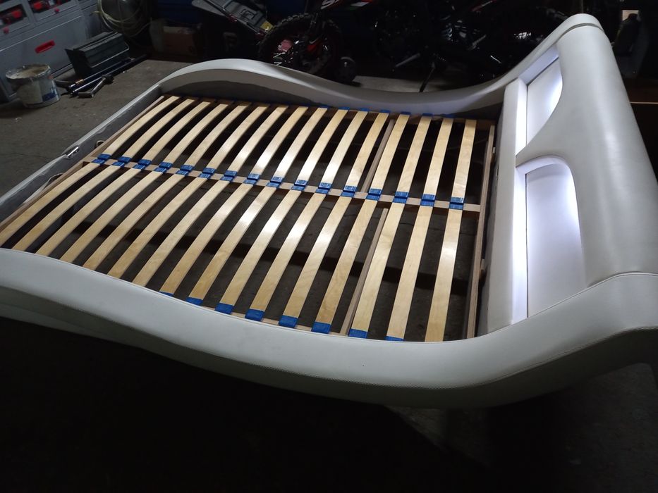 Łóżko sypialniane