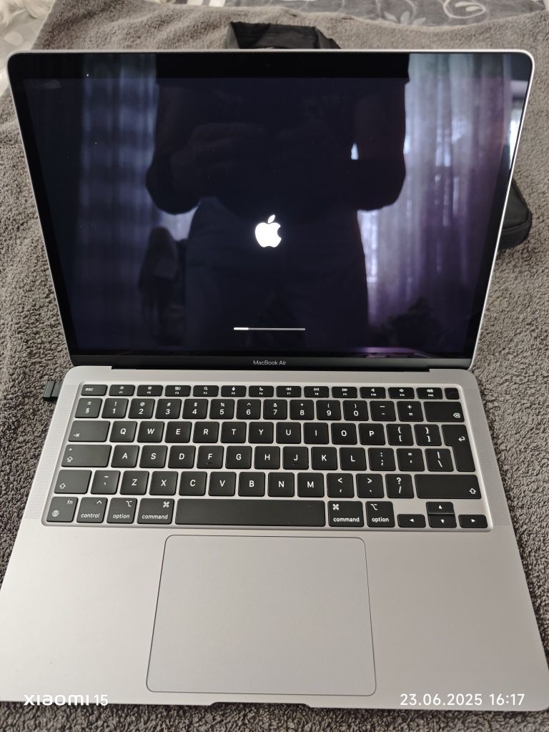 MacBook m1 jak nowy