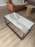 Stolik metalowy spiek marmur