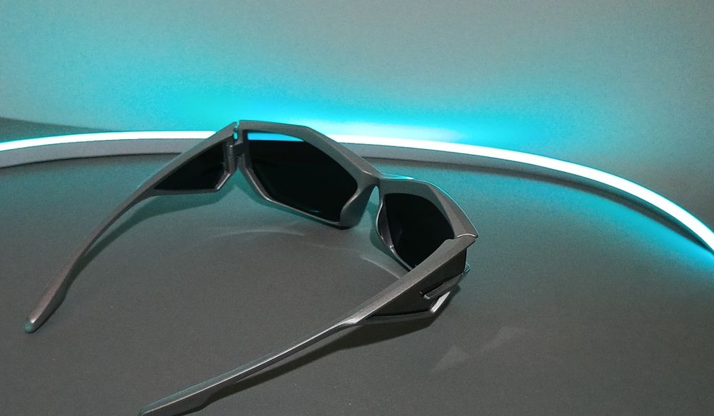 Nowe srebrne futurystyczne okulary przeciwsłoneczne  y2k