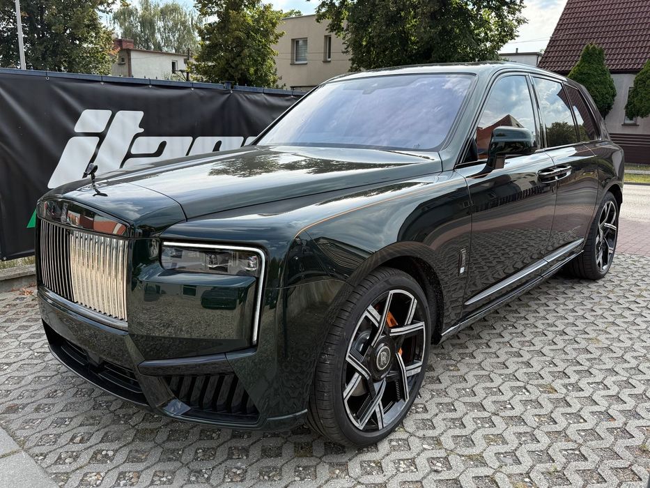 Rolls-Royce Cullinan Cullinan Black Badge Bespoke Illuminated Fascia DOSTĘPNY OD RĘKI!