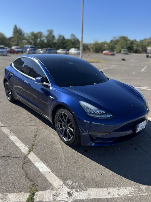 Tesla m 3 / 2018