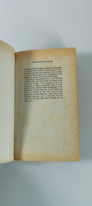 The Shivering Sands by Victoria Holt