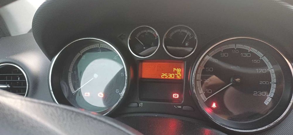 Автомобіль PEUGEOT 308 SW